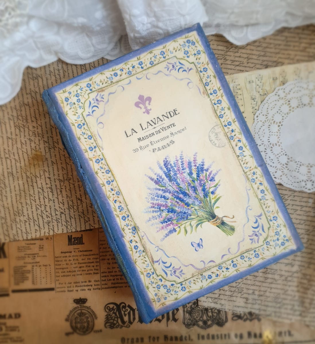 Большая шкатулка-книга Лавандовый букет