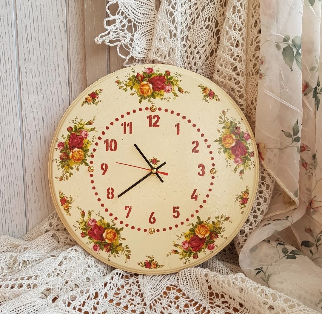 Часы в стиле Royal Albert