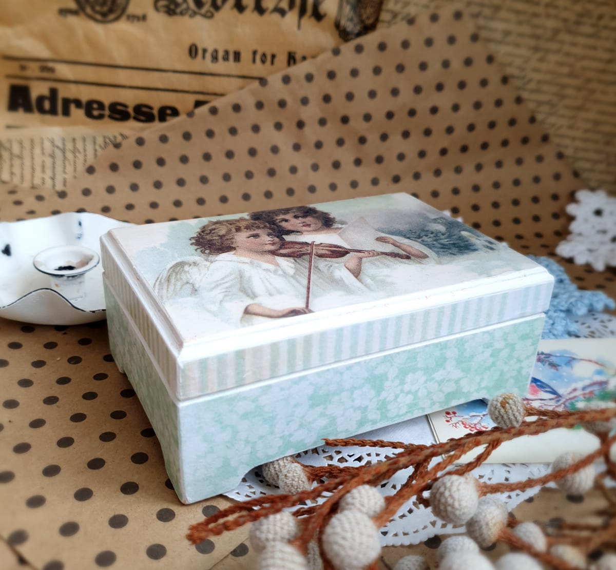 Шкатулка Ангелы со скрипкой 